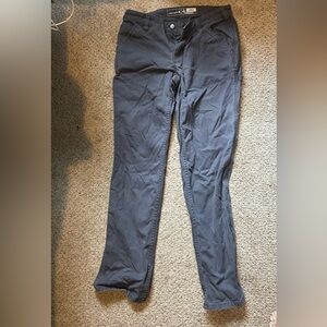 Women’s carhartt pants size 6